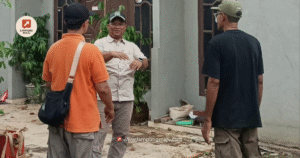 Anggota DPRD Bandar Lampung Agus Djumadi Tinjau dan Bantu Warga Gunung Terang yang Terdampak Puting Beliung